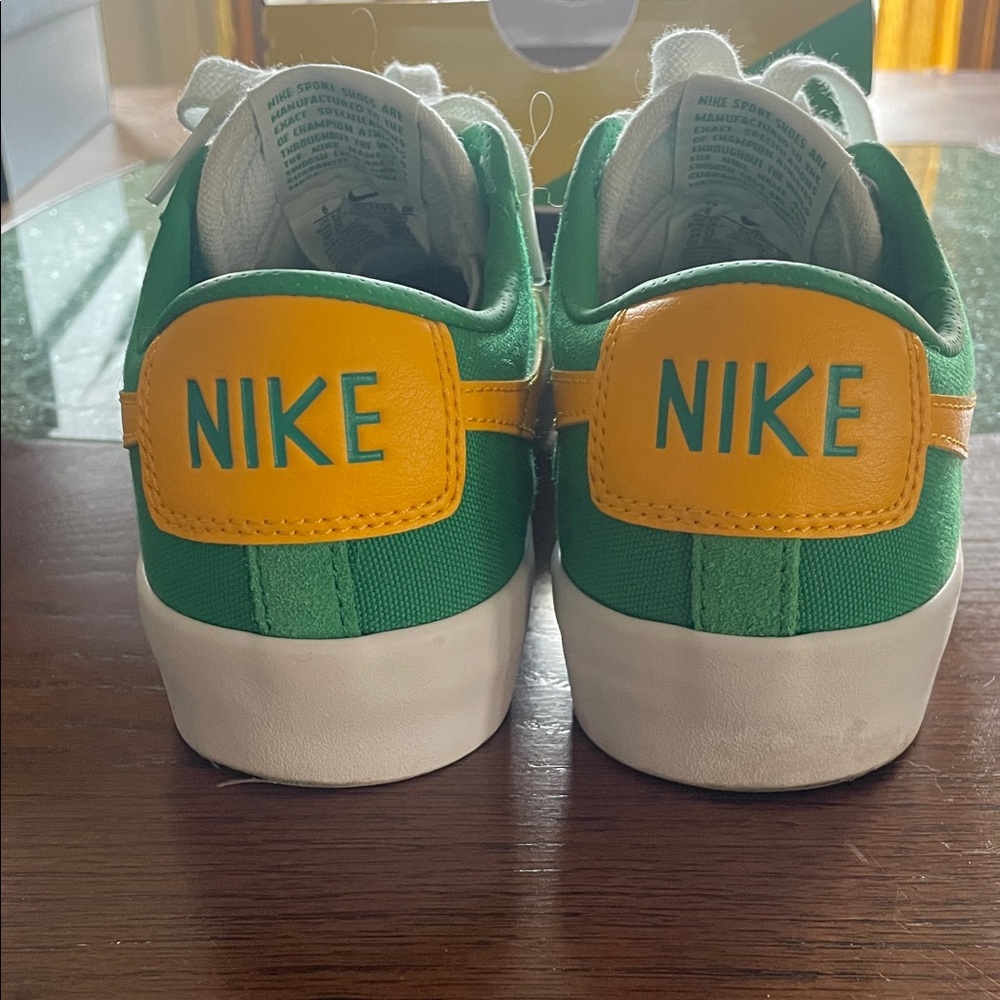 Nike Unisex Sneakers in Green and Yellow/ 6 Men’s or 7.5 Women’s - Picture 6 of 16